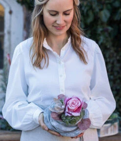 Grabgesteck Im Himmel, Rund, Ca. Ø20/H20 Cm 7 Grabgesteck Im Himmel, Rund, Ca. Ø20/H20 Cm -Gardena Store 6462808 WE MO 002 BlumeImHimmel20cmPremiumAllerheiligen202303