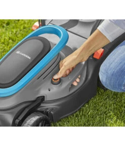 GARDENA Elektro-Rasenmäher PowerMax 32/1200 G2 -Gardena Store 6677884 WE DE 001 GardenaPowermax